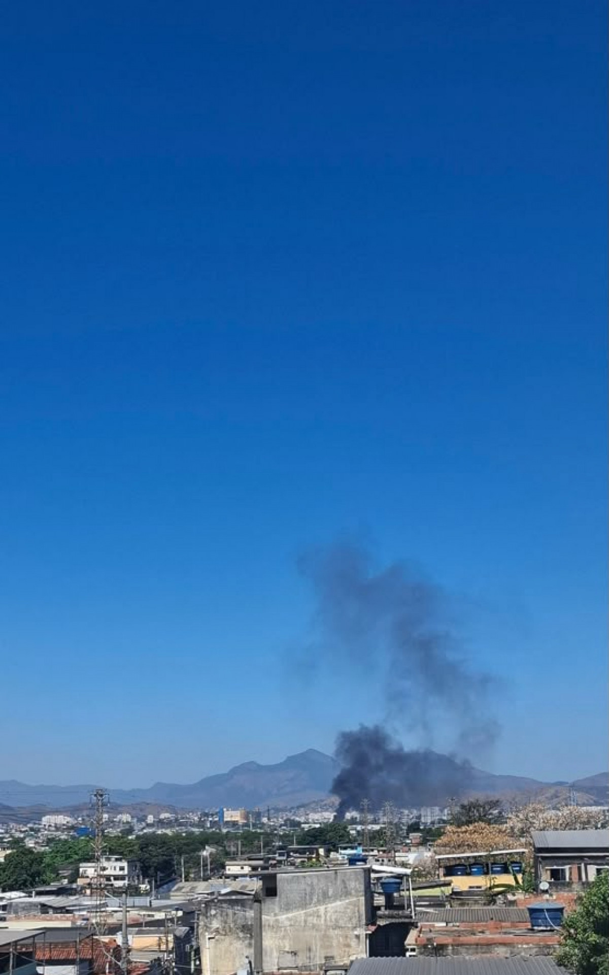 Incêndio foi visto em diferentes pontos da região