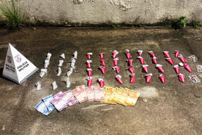 Suspeito tenta fugir por quintais, mas acaba preso com drogas em Macaé