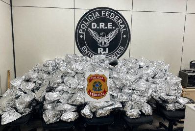 PF prende dupla em flagrante com cerca de 100 kg de maconha