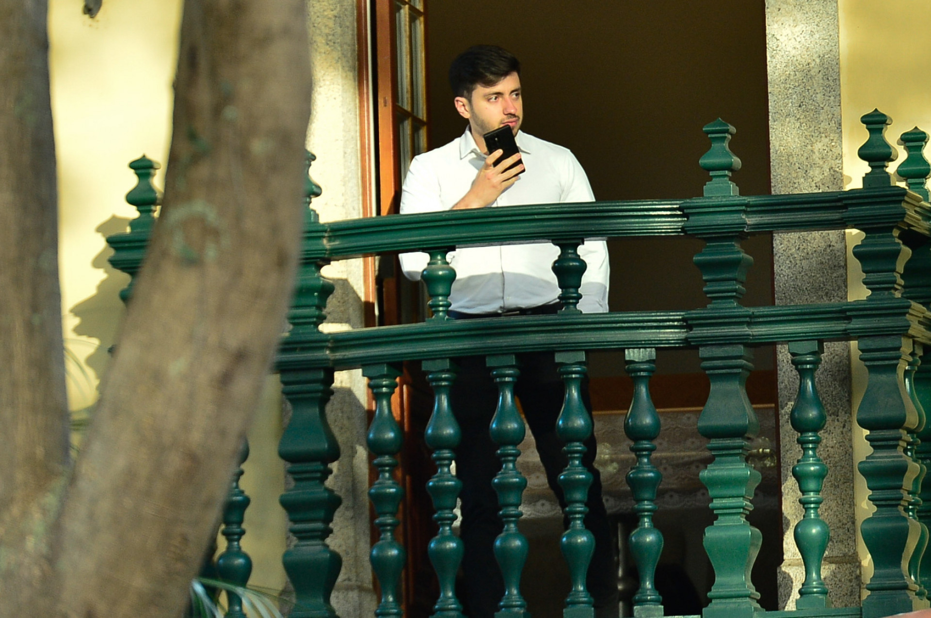 Bisneto de Laura Cardoso, Fernando Faria se despede da atriz em velório -  Eduardo Martins / Brazil News