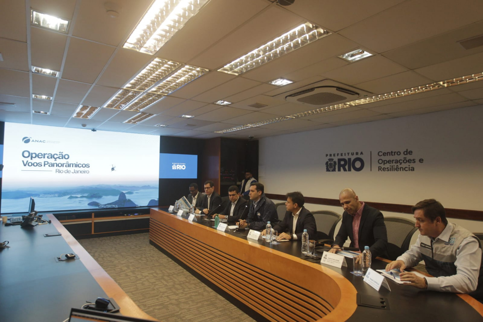 Anac anunciou a suspensão das empresas em coletiva realizada com a Prefeitura do Rio - Reginaldo Pimenta / Agência O Dia