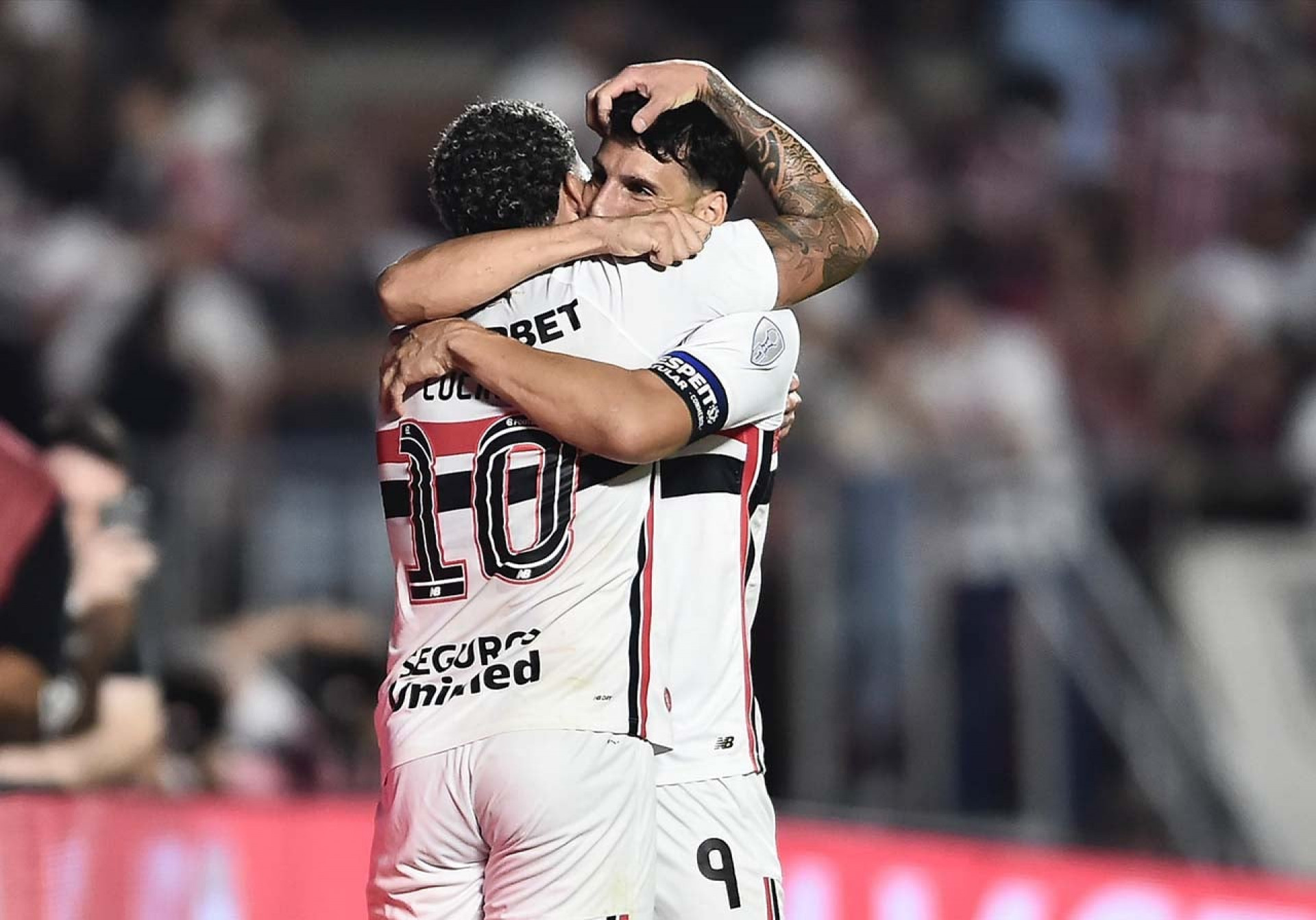 S&atilde;o Paulo encerra jejum, bate o Bol&iacute;var e avan&ccedil;a na Sul-Americana