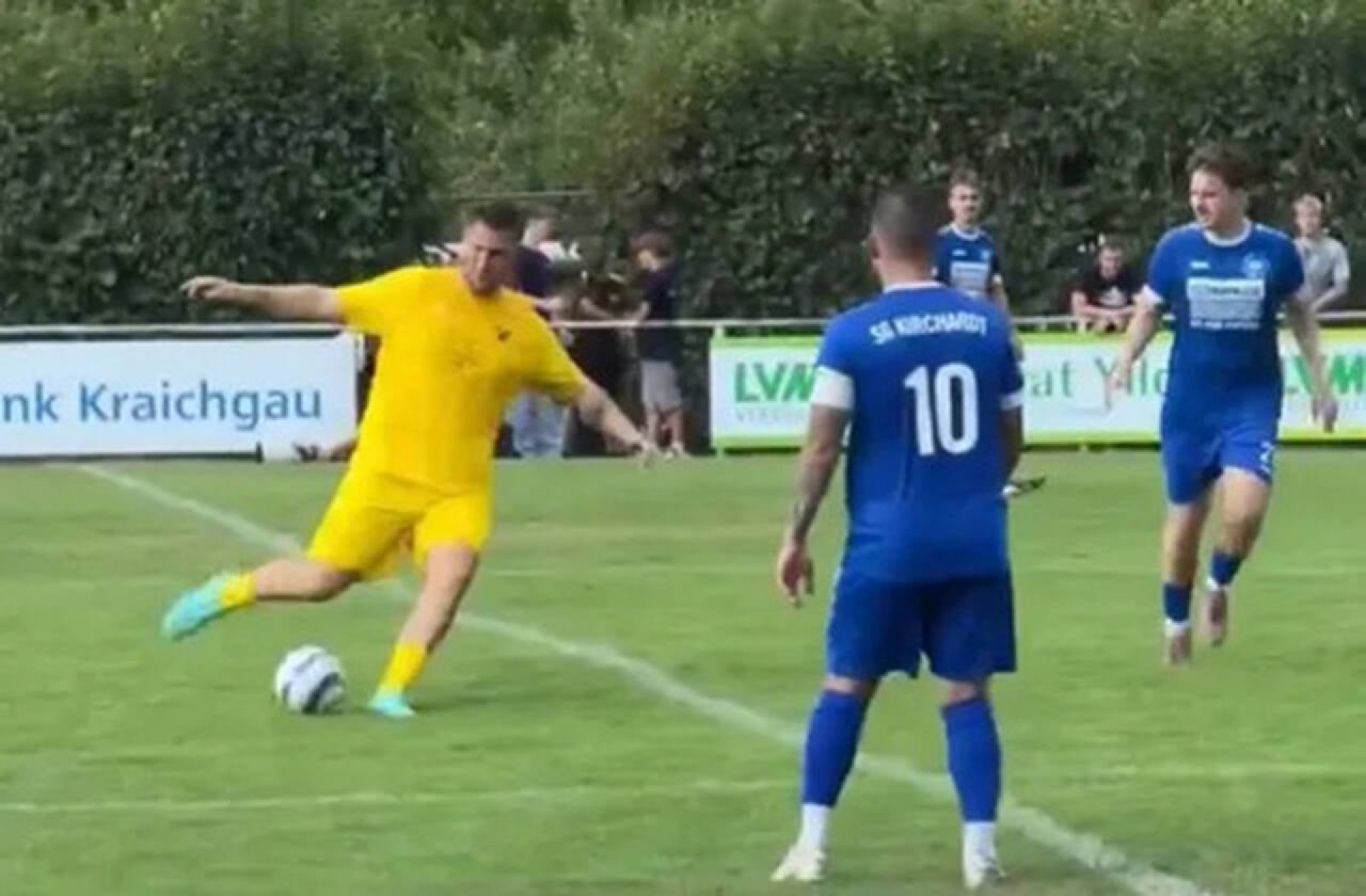 Refor&ccedil;o de peso: campe&atilde;o da Champions atua na 9&ordf; divis&atilde;o alem&atilde;; v&iacute;deo