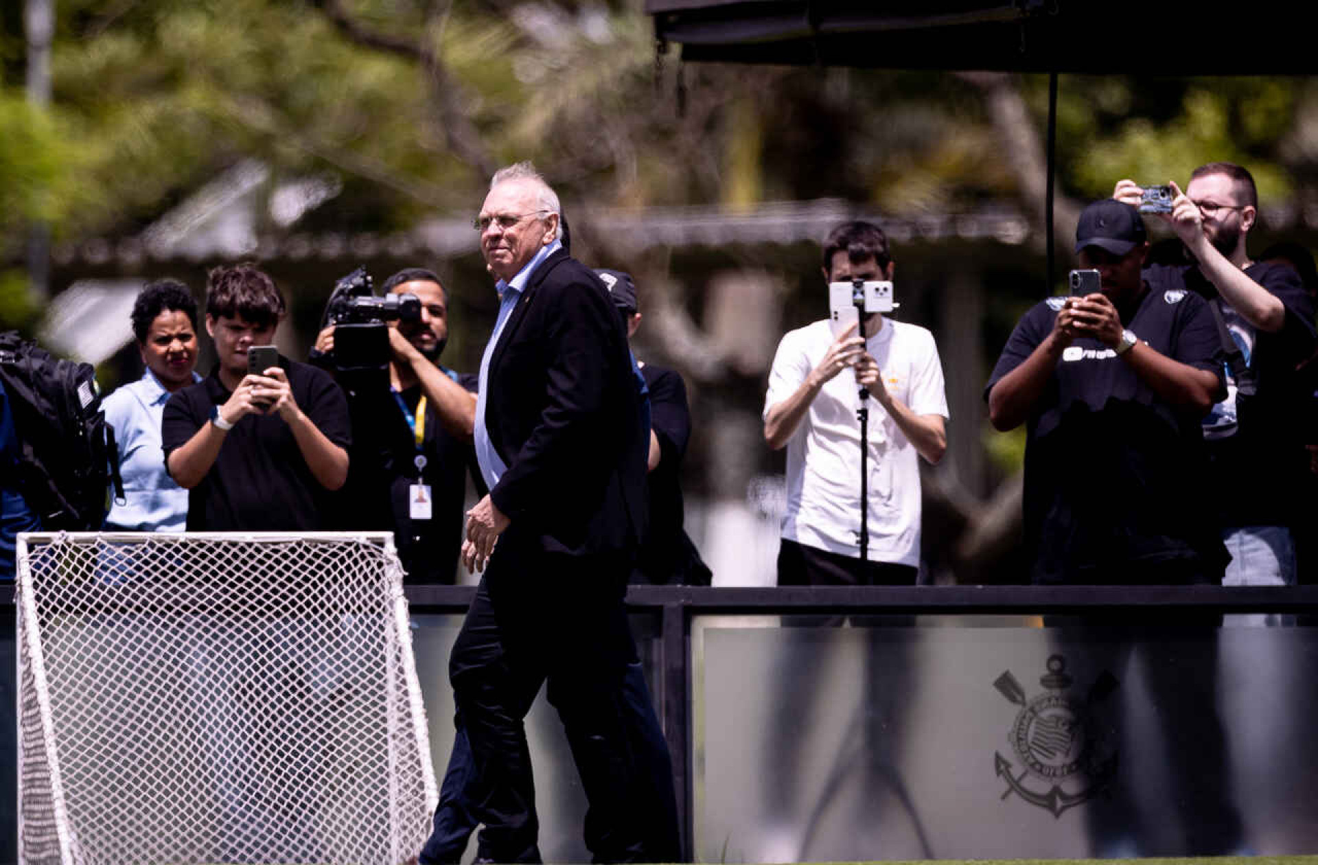 Stabile revela amea&ccedil;a no Corinthians: “Gente mostrando rev&oacute;lver”