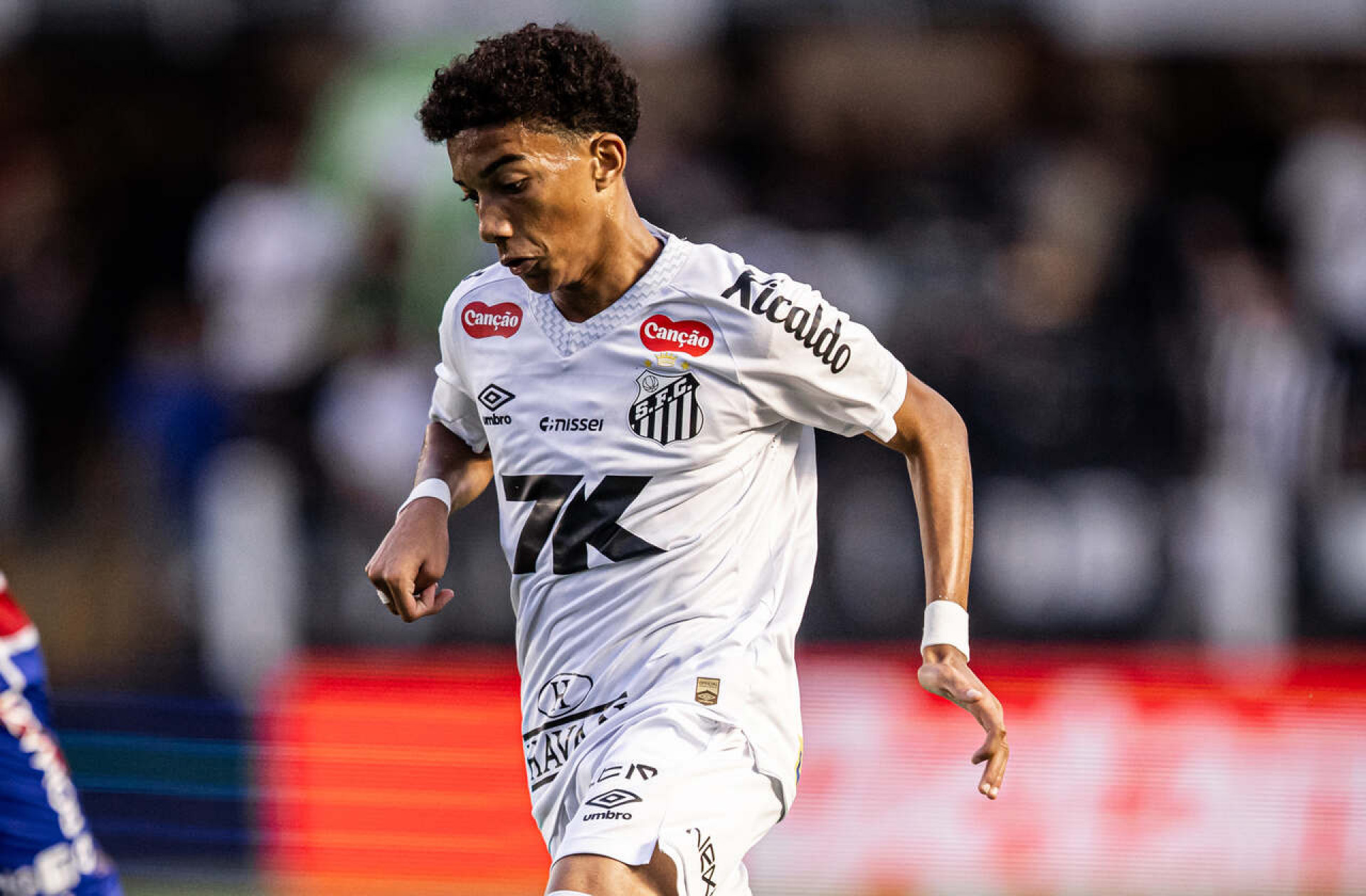 Sem chances no Santos, Robinho Jr pode ser emprestado