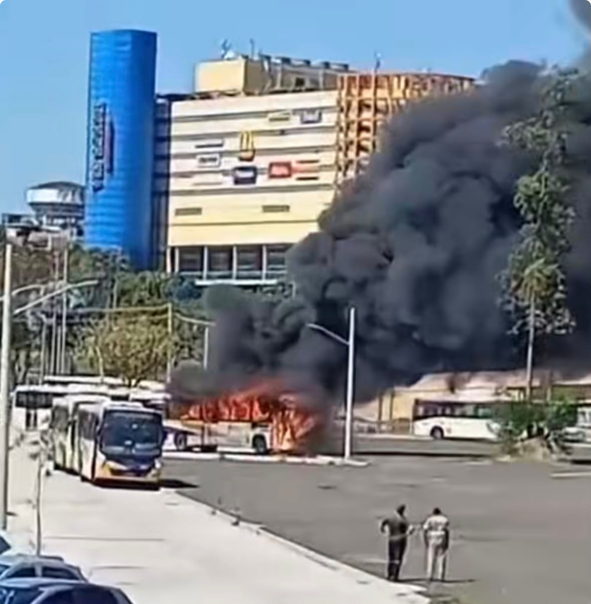 Ônibus pegou na plataforma do Terminal Margaridas