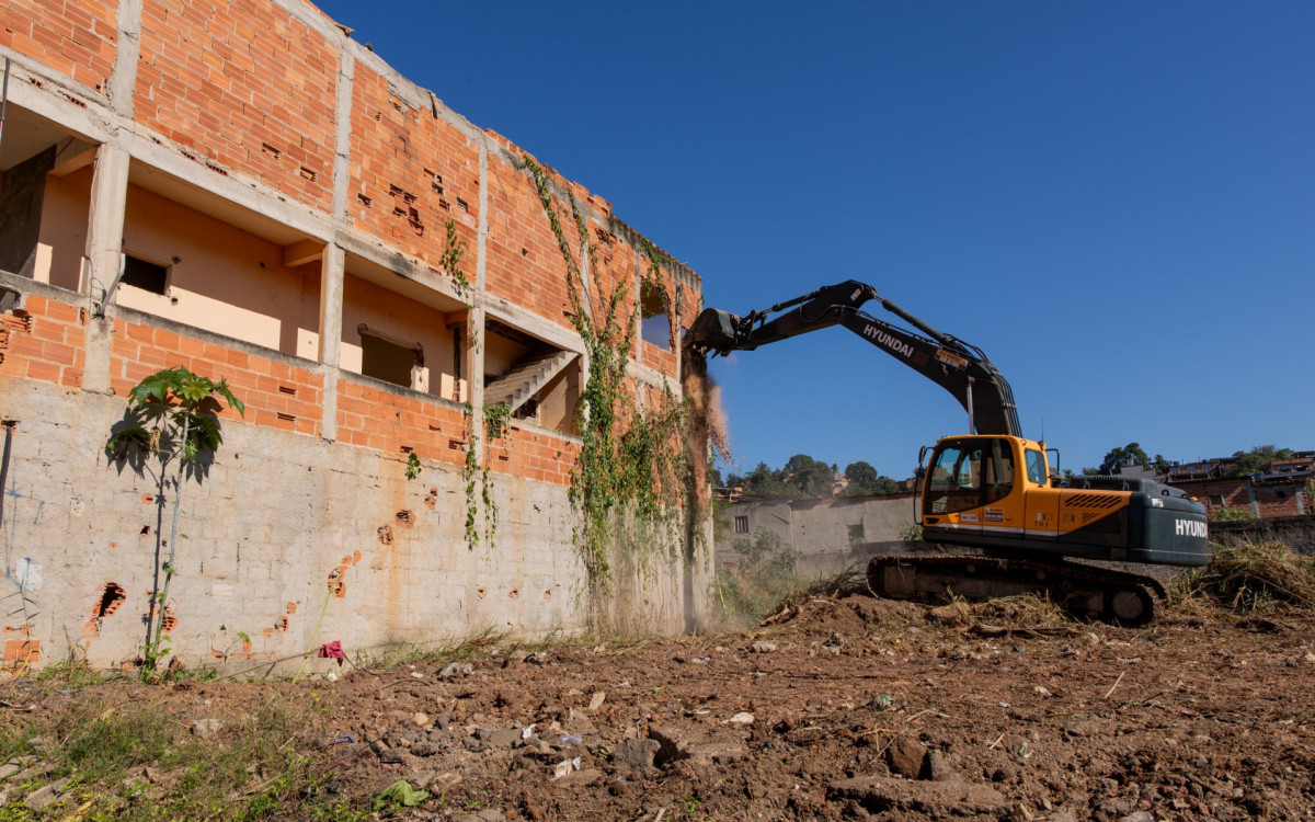 Prefeitura de Caxias avan&ccedil;a com obras do Canal Gaspar Ventura - Divulga&ccedil;&atilde;o/Prefeitura de Duque de Caxias