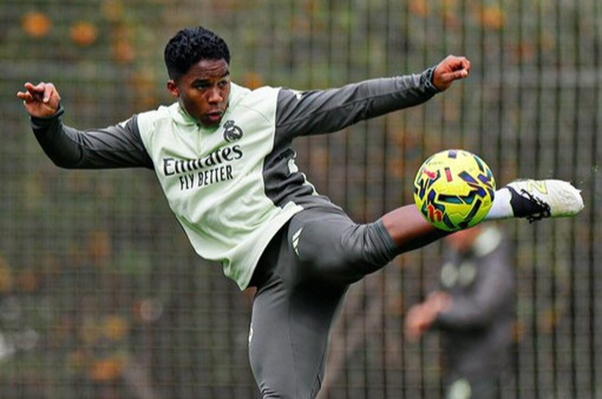 Liverpool pode oferecer quase R$ 400 milh&otilde;es para tirar Endrick do Real