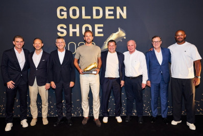 Harry Kane recebe Chuteira de Ouro por artilharia na Europa