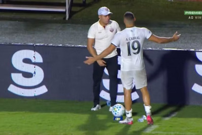 STJD denuncia Arthur Cabral após expulsão em Botafogo x Vitória