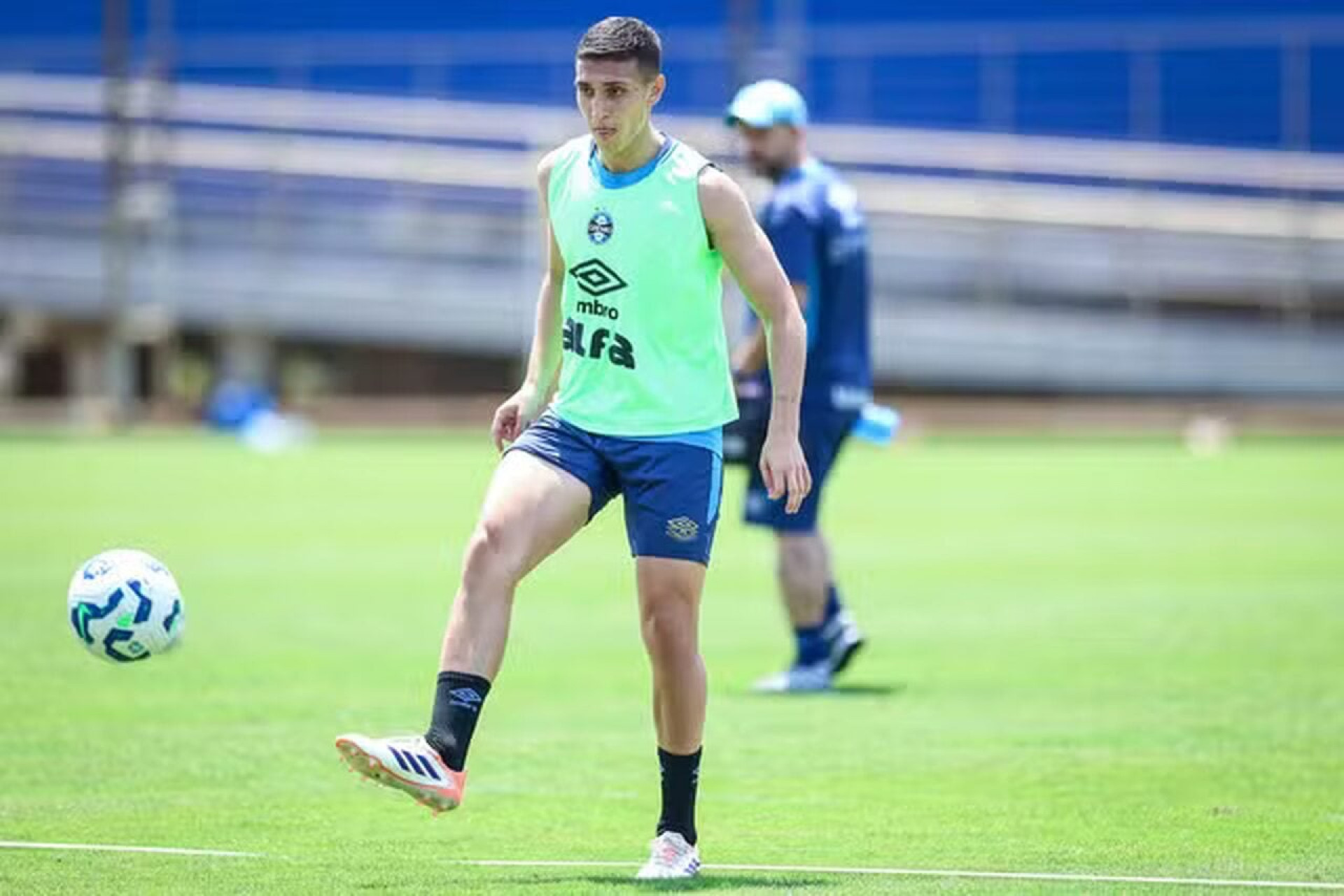 Gr&ecirc;mio afasta Miguel Monsalve e manda meia para CT em Eldorado