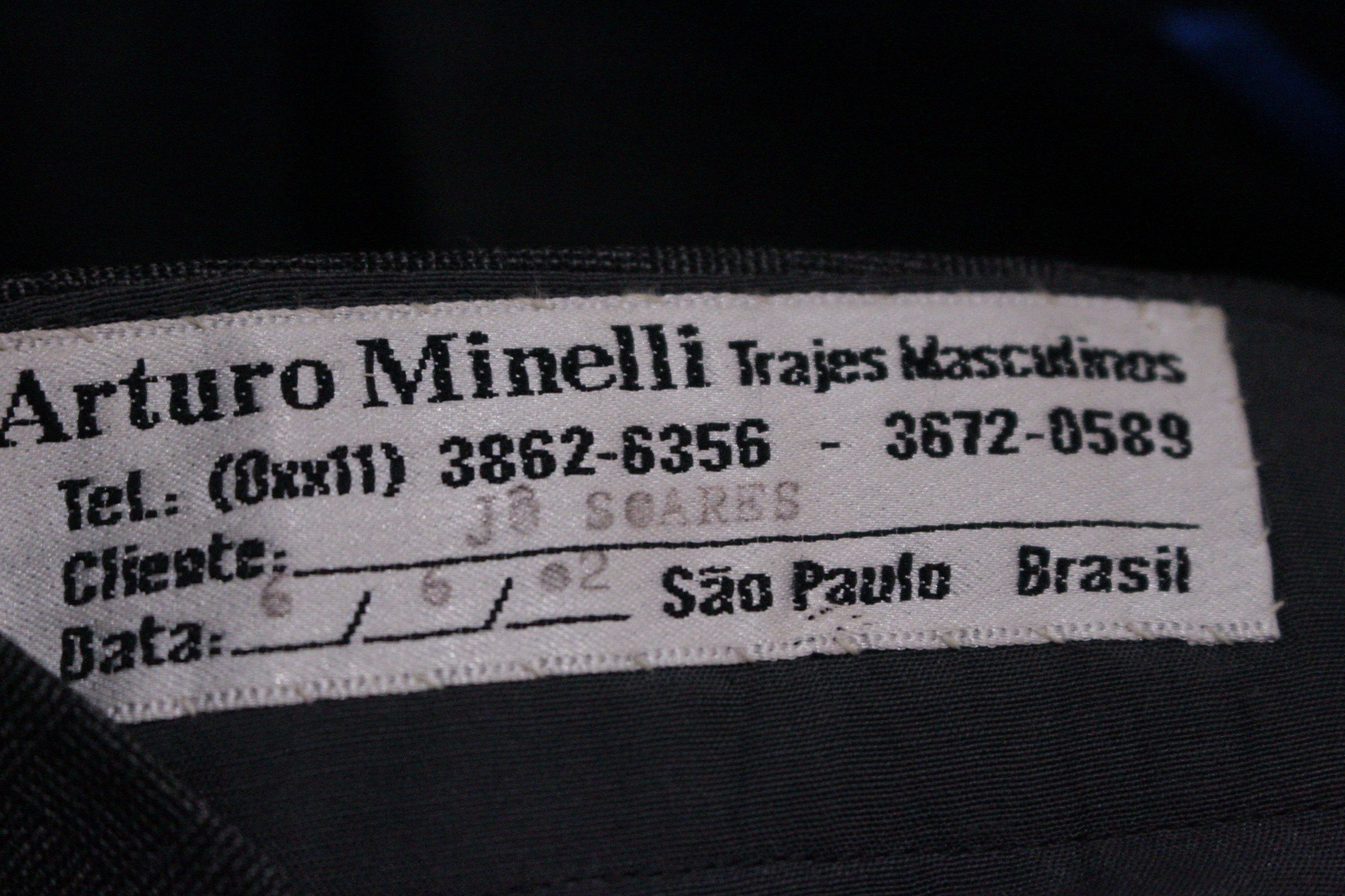 Peças pessoais de Jô Soares são vendidas no bazar do Retiro dos Artistas, no Rio de Janeiro, nesta quarta-feira (19). - Carlos Elias Junior/Agência O Dia