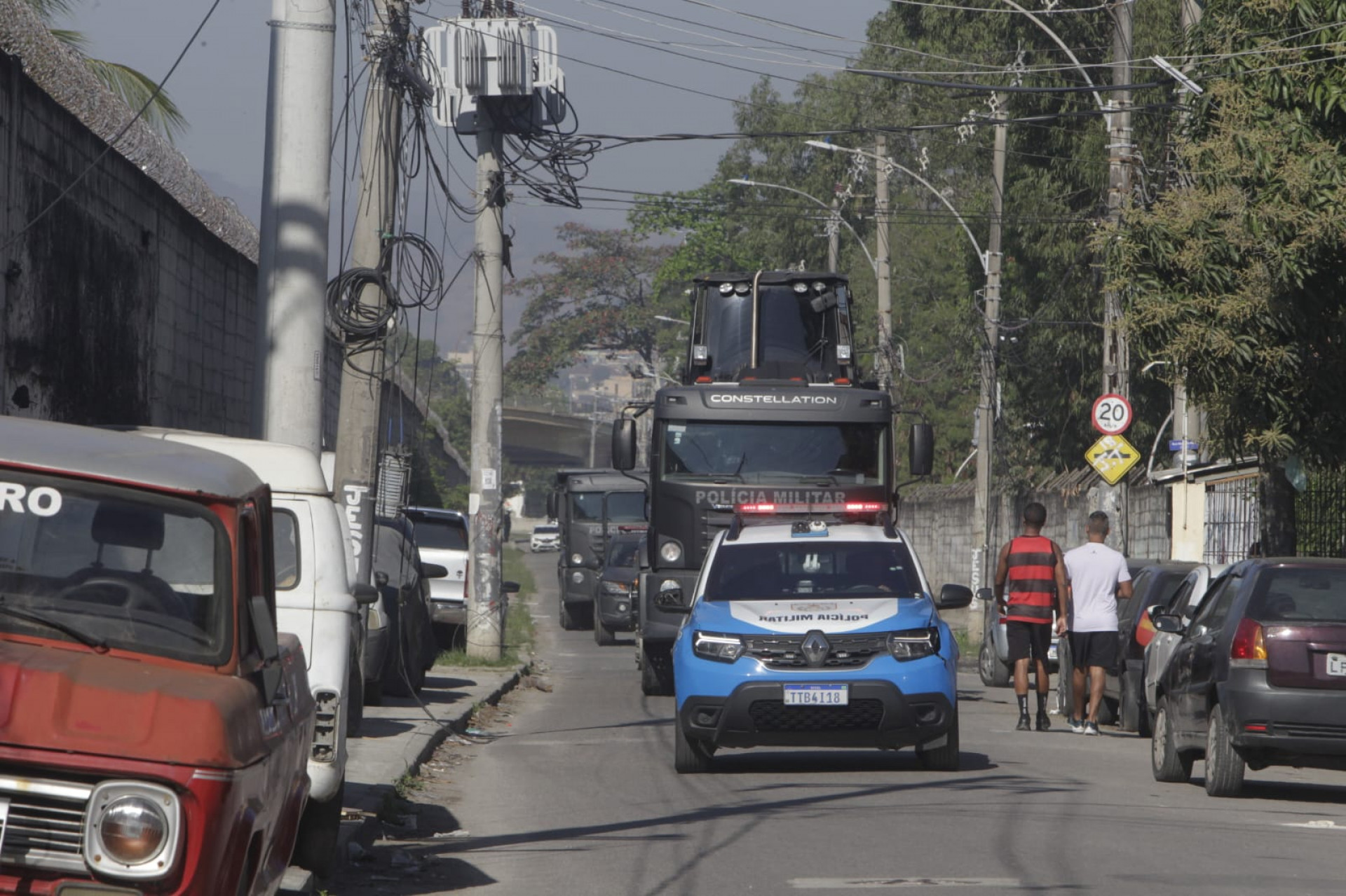 Policiais militares realizam operação na comunidade Kelson's, na Penha Circular - Reginaldo Pimenta / Agência O Dia