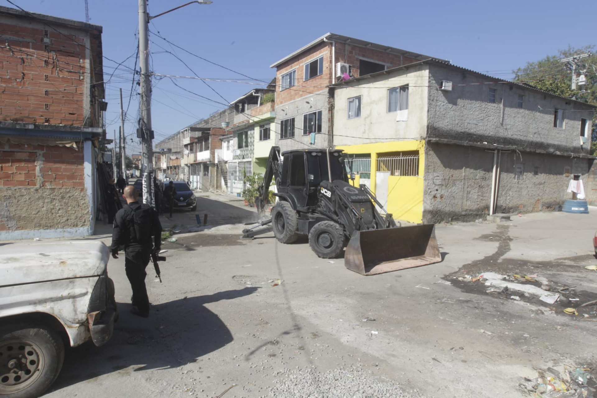 Policiais militares realizam operação na comunidade Kelson's, na Penha Circular - Reginaldo Pimenta / Agência O Dia