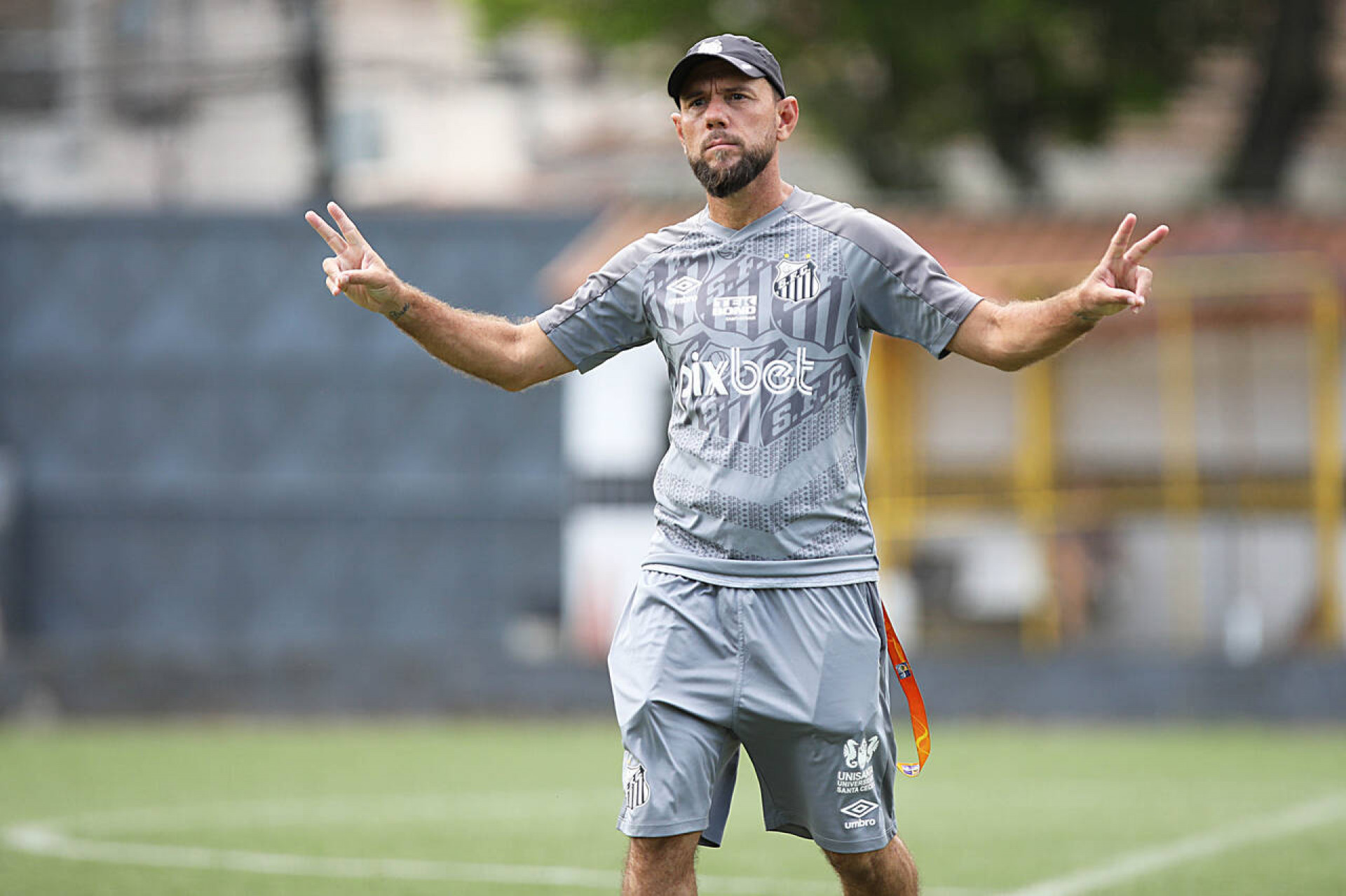 Espanhola &eacute; condenada por acusar ex-t&eacute;cnico do Santos de ass&eacute;dio