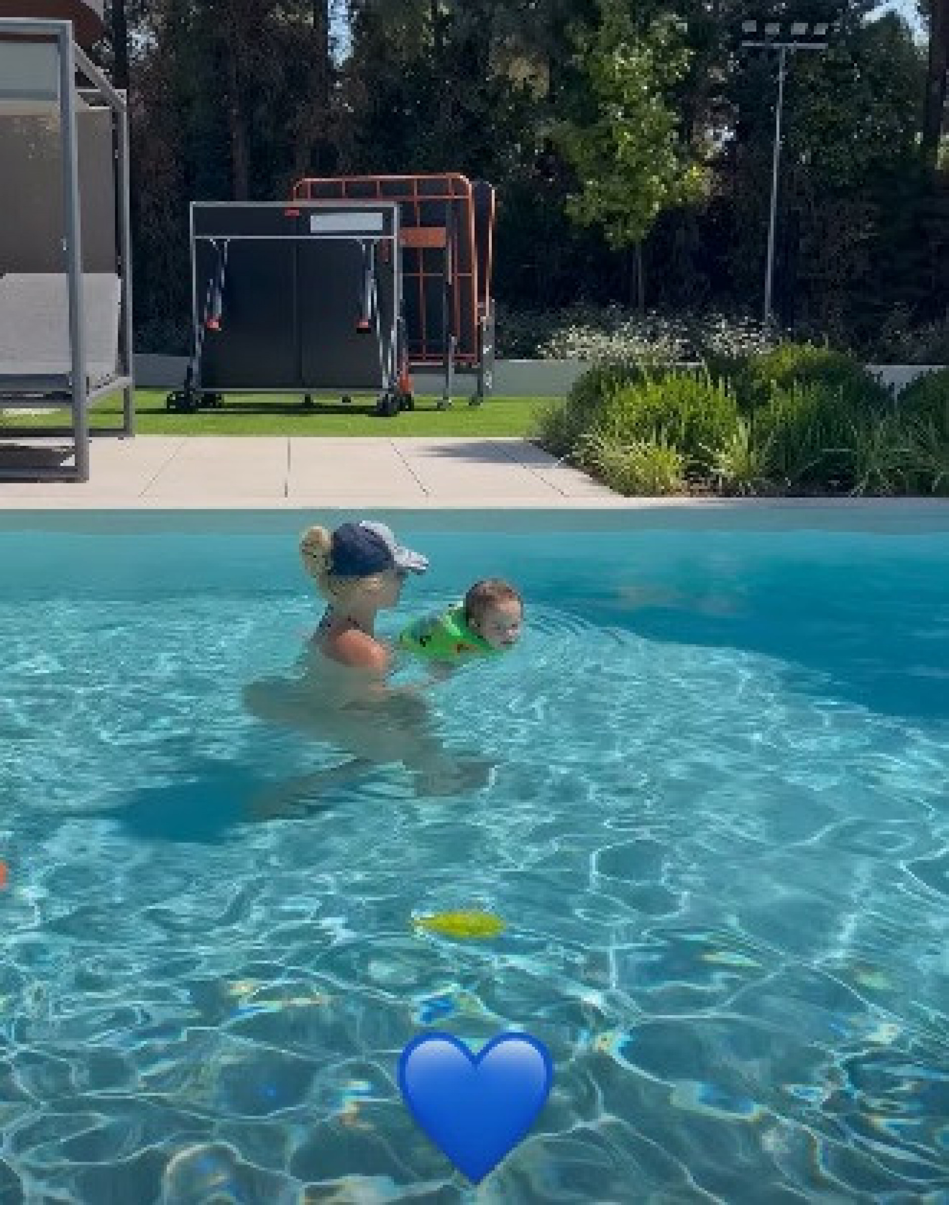 Virginia Fonseca tomou banho de piscina com José Leonardo - Reprodução/Instagram