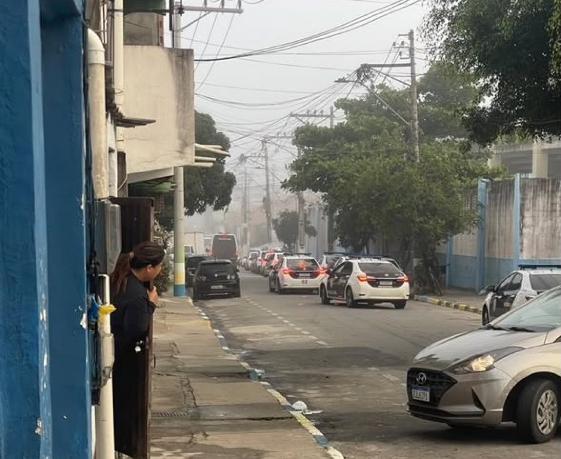 Nova Holanda tem forte movimenta&ccedil;&atilde;o policial e relatos de suposta opera&ccedil;&atilde;o - Foto: Reprodu&ccedil;&atilde;o Rede Social