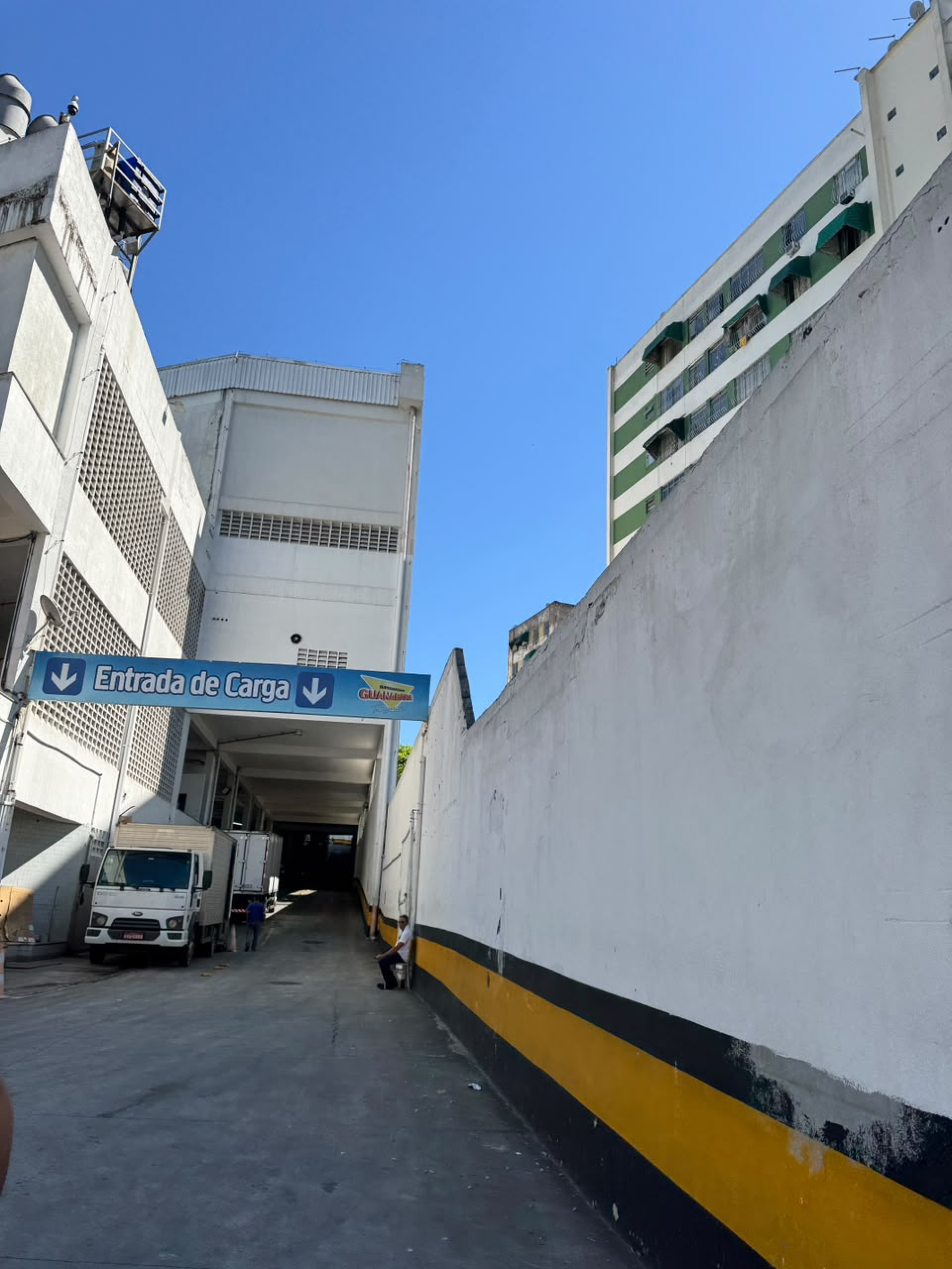 Moradores vizinhos &agrave; unidade do Guanabara em S&atilde;o Gon&ccedil;alo se queixam do barulho excessivo de madrugada - Thalita Queiroz / Ag&ecirc;ncia O DIA