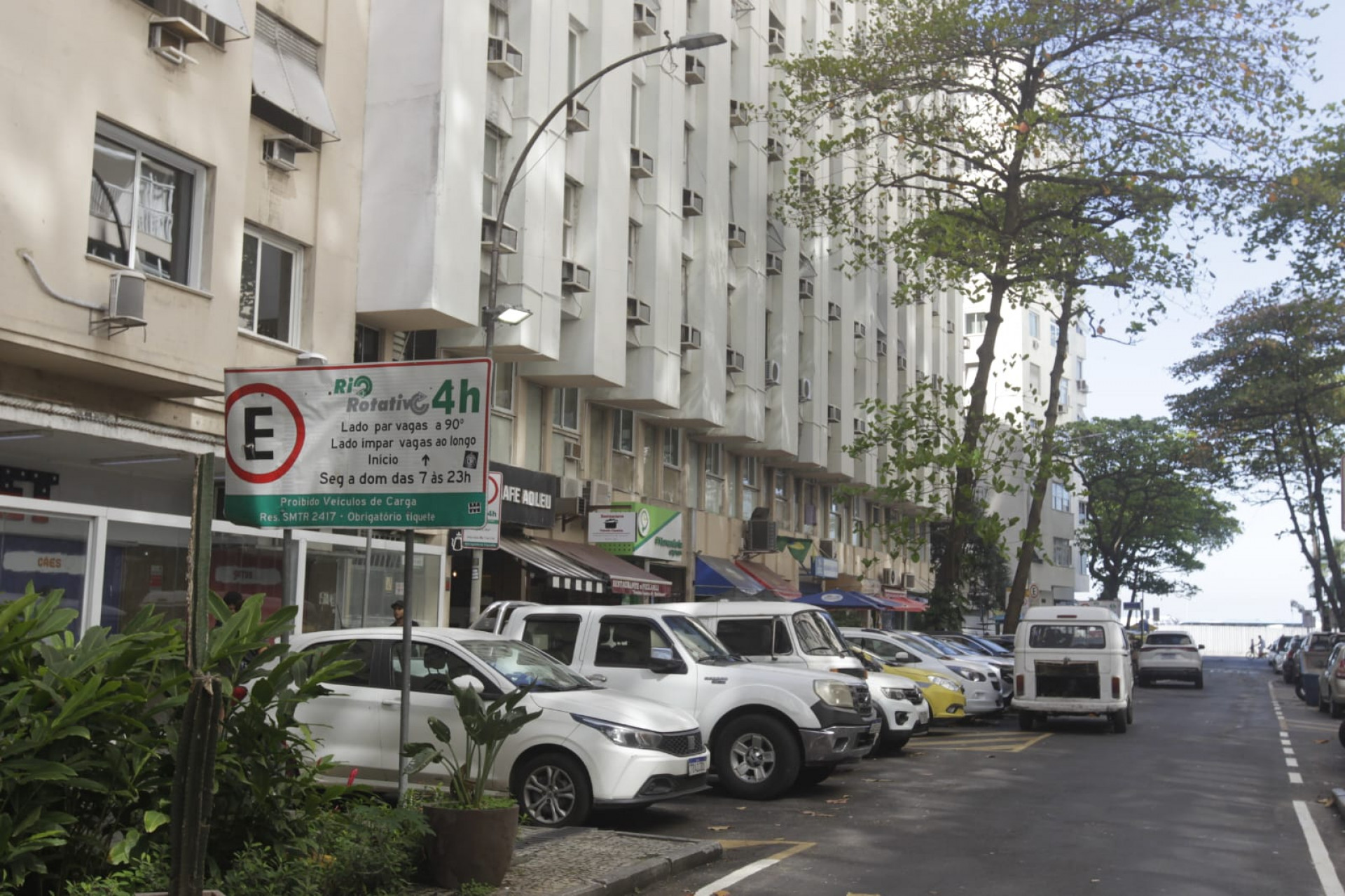 Rua Almirante Gonçalves, em Copacabana, Zona Sul - Reginaldo Pimenta / Agência O DIA