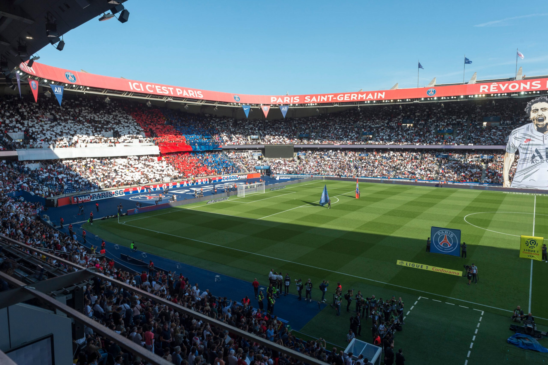 Praga de fungos obriga PSG a mudar est&aacute;dio na estreia na Ligue 1