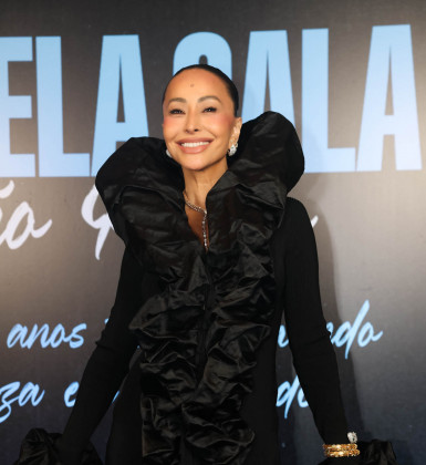 Famosos capricham nos looks para evento em São Paulo; veja