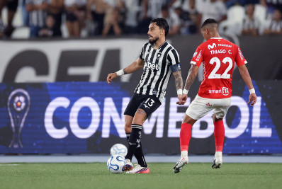Alex Telles compara momento do Botafogo com 2023 e defende Danilo