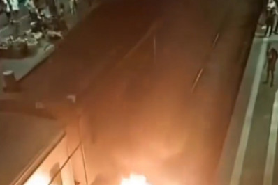 Vídeo: Incêndio atinge trilhos da estação de trem do Maracanã