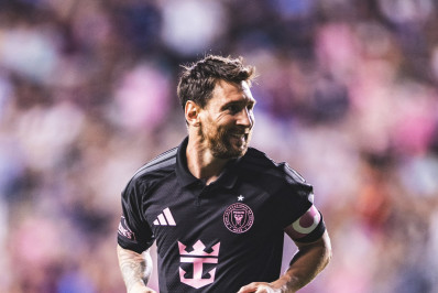 Messi faz homenagem ao pai em comemoração de gol pelo Inter Miami
