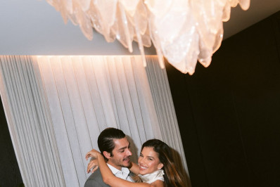 Mariana Rios e Juca Diniz celebram noivado com jantar intimista