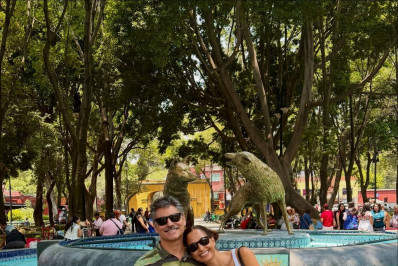 Camila Pitanga posa com o noivo em viagem ao México