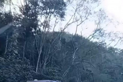 Cargas especiais de 208 toneladas seguem pela Rio-Santos em Mangaratiba