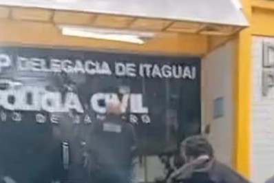 Polícia prende homem que portava rádio ligado ao tráfico durante ação em Itaguaí