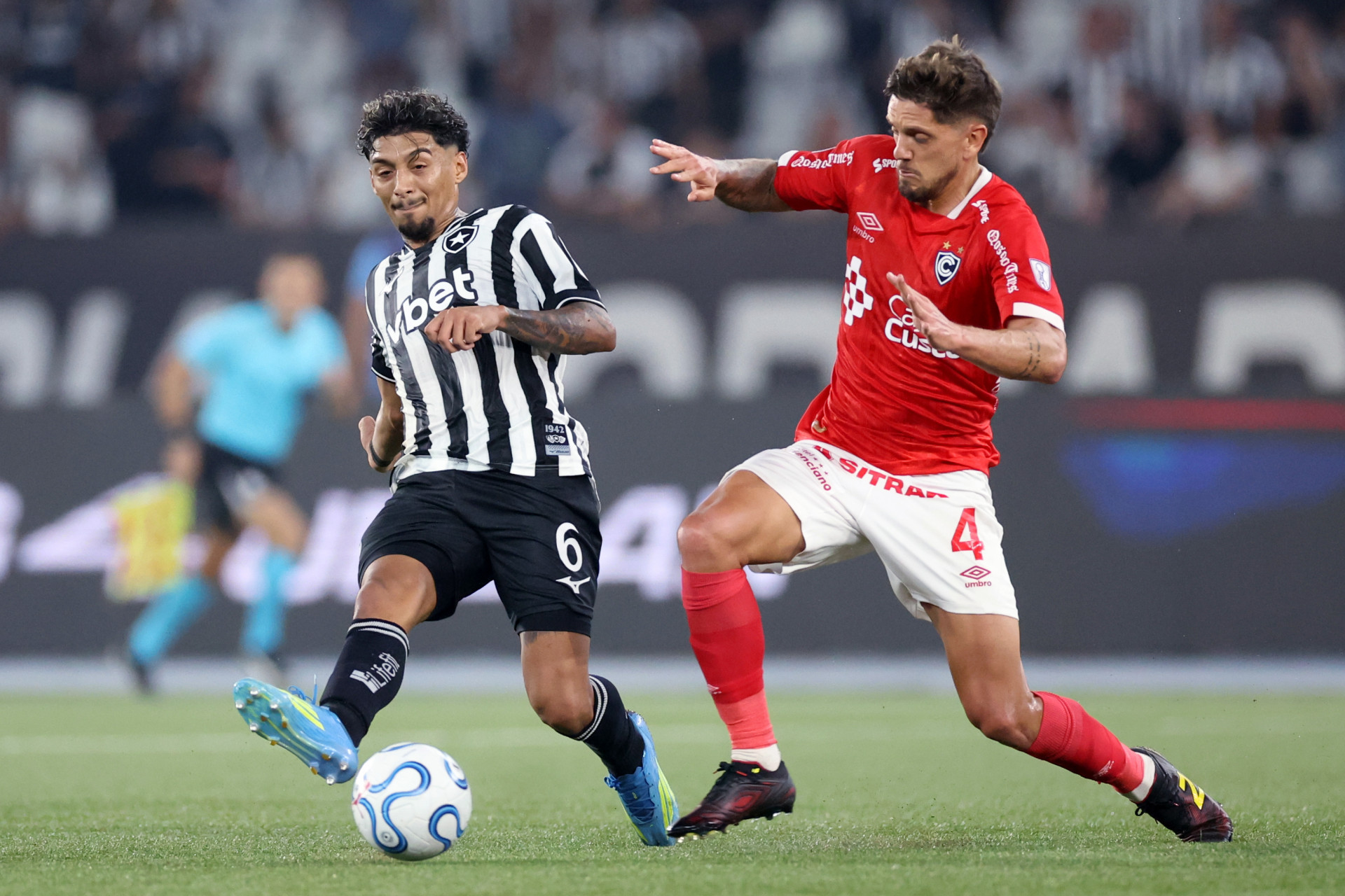 Lance do jogo entre Botafogo e Cienciano (PER) - V&iacute;tor Silva/Botafogo