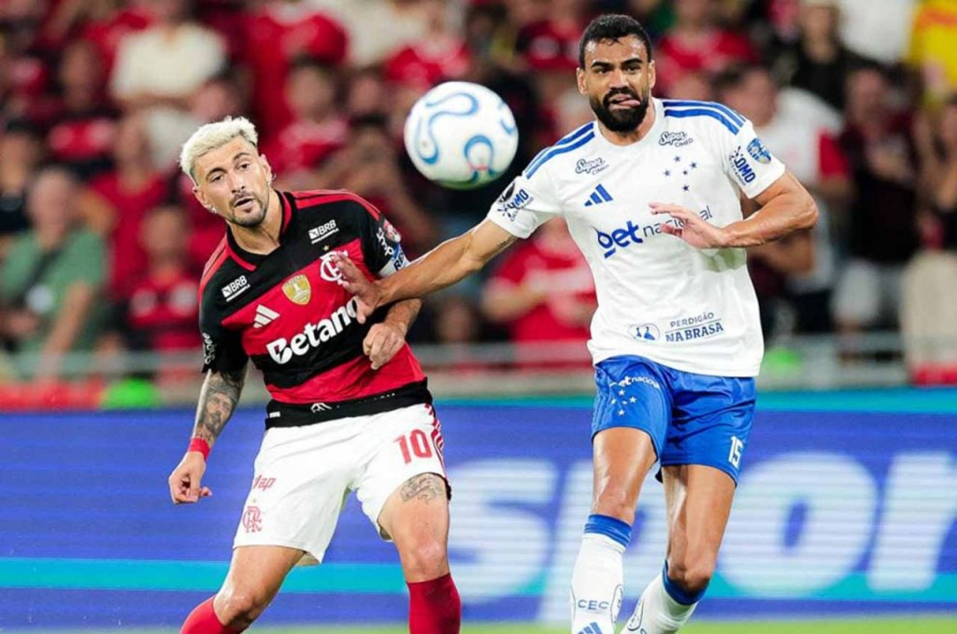 Arrascaeta volta a marcar e &eacute; decisivo em classifica&ccedil;&atilde;o do Flamengo