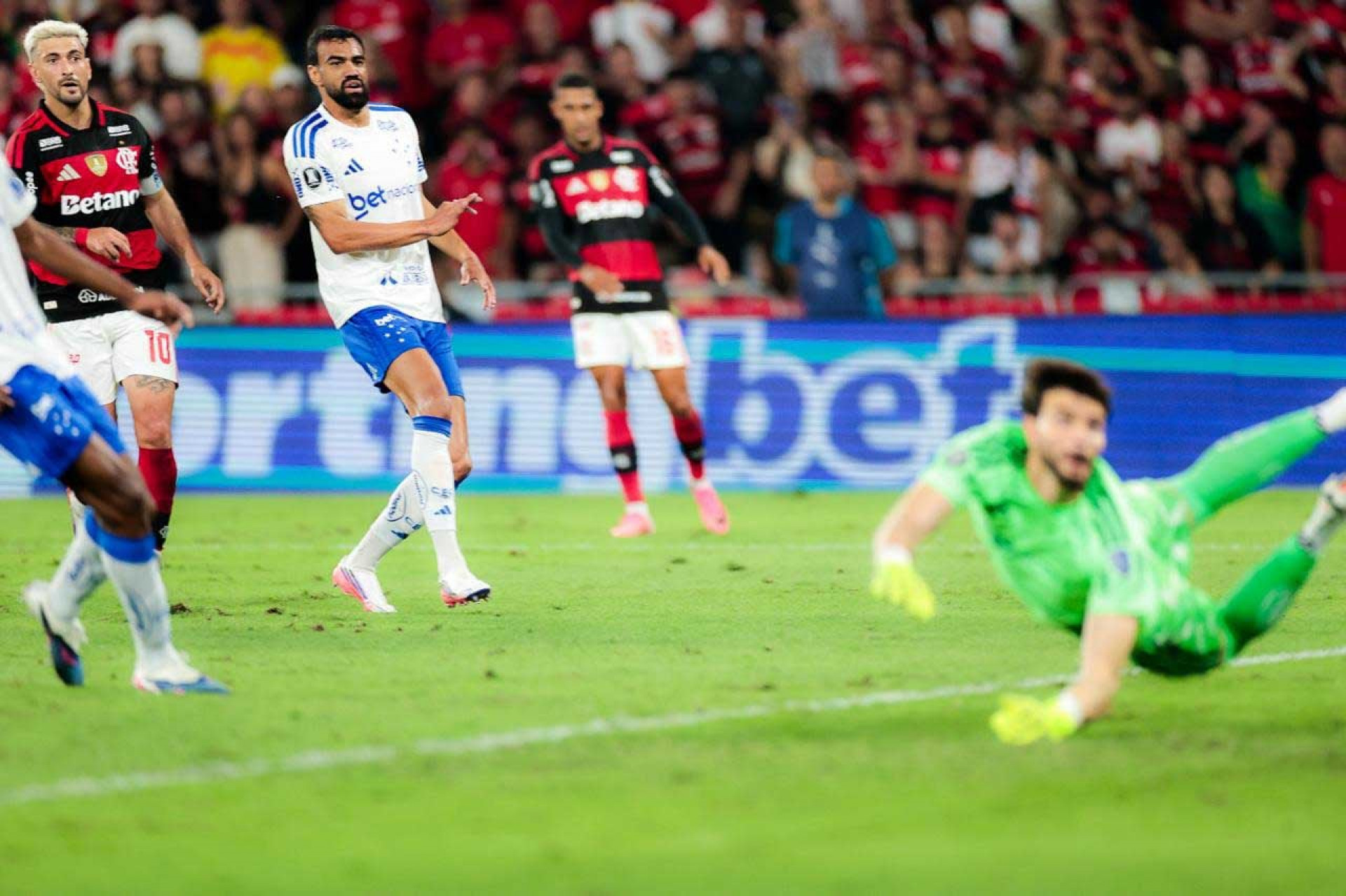Fabr&iacute;cio Bruno analisa derrota do Cruzeiro e resume: “Descuido”