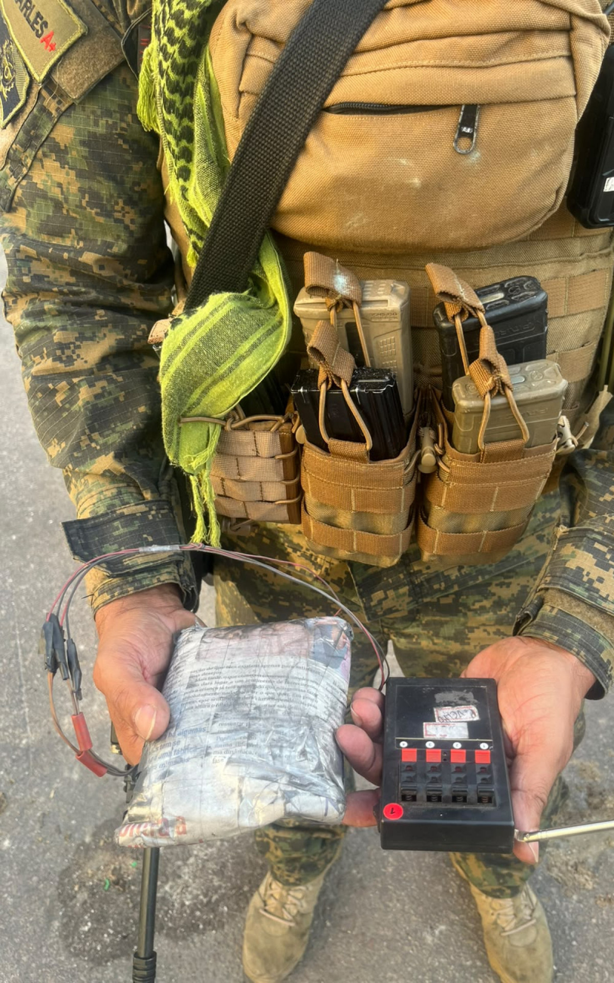 Explosivos encontrados em barricadas no Complexo de Israel - Divulgação/PMERJ