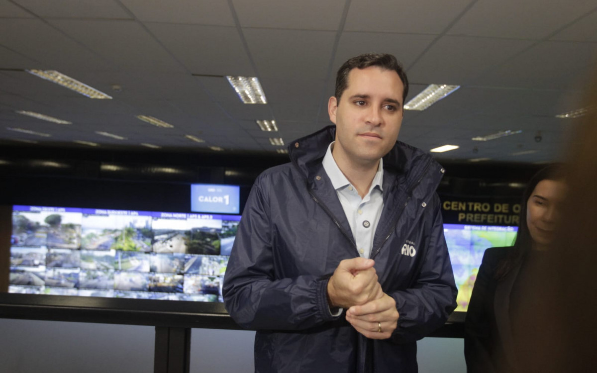 Eduardo Cavaliere acompanha previsão de ventos fortes - Reginaldo Pimenta/Agência O DIA