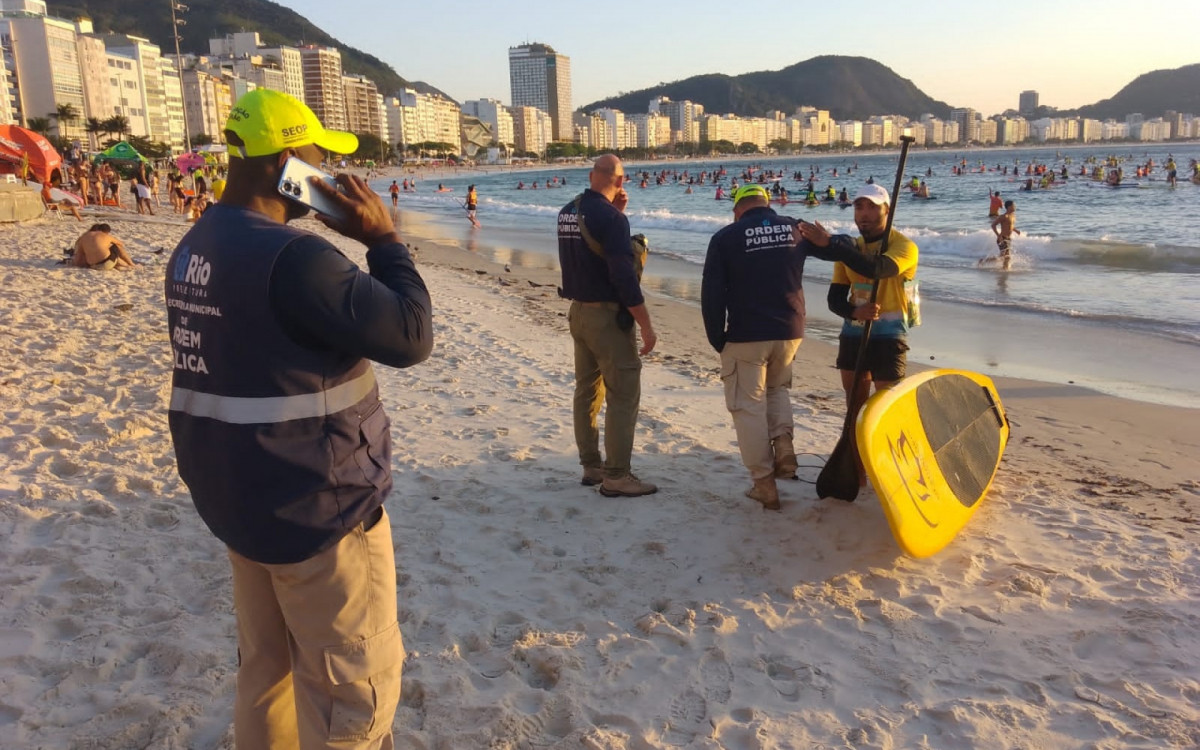 Agentes da Seop orientaram encerramento de stand up em Copacabana - Divulgação
