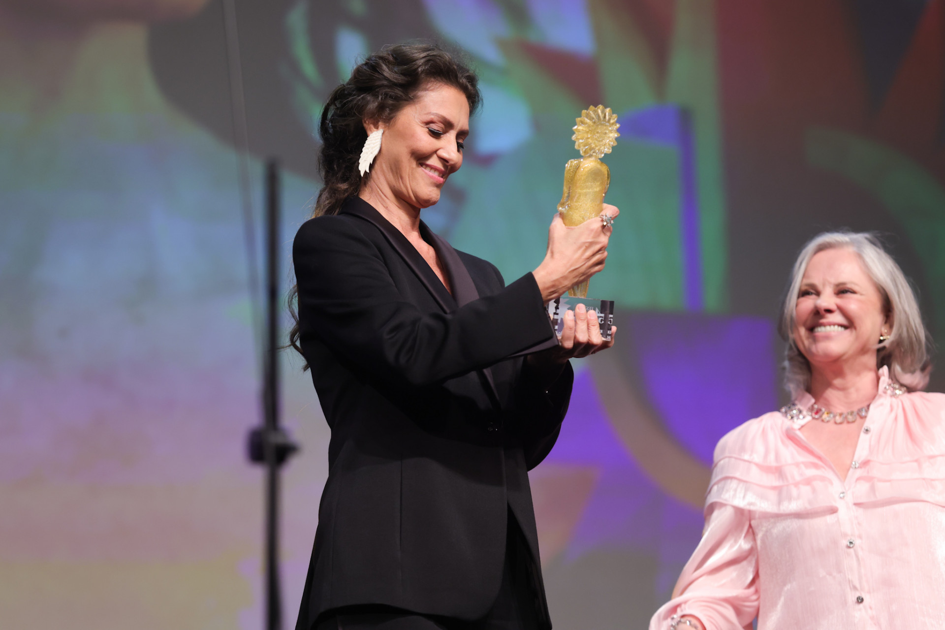 Maria Fernanda Cândido recebe o Troféu Kikito de Cristal - Lucas Ramos / Brazil News