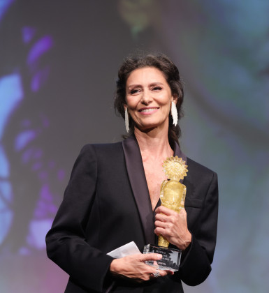 Maria Fernanda Cândido é premiada no Festival de Gramado