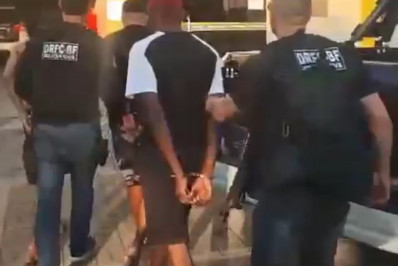 Polícia prende quatro suspeitos e apreende drogas em São João de Meriti