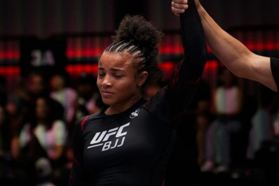 Cássia Moura vence por finalização no UFC BJJ 10 e garante vaga na final do GP peso-mosca; confira