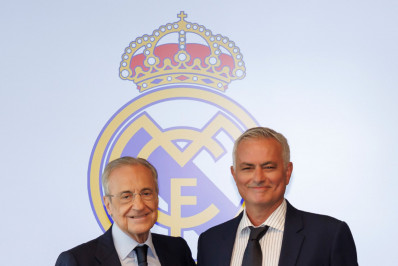 Mourinho cita Ancelotti e aborda dificuldade de escalar trio no Real