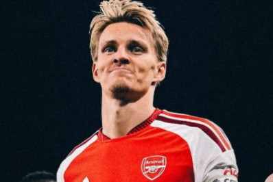 Arsenal mostra força para defender título e vence primeira no Inglês