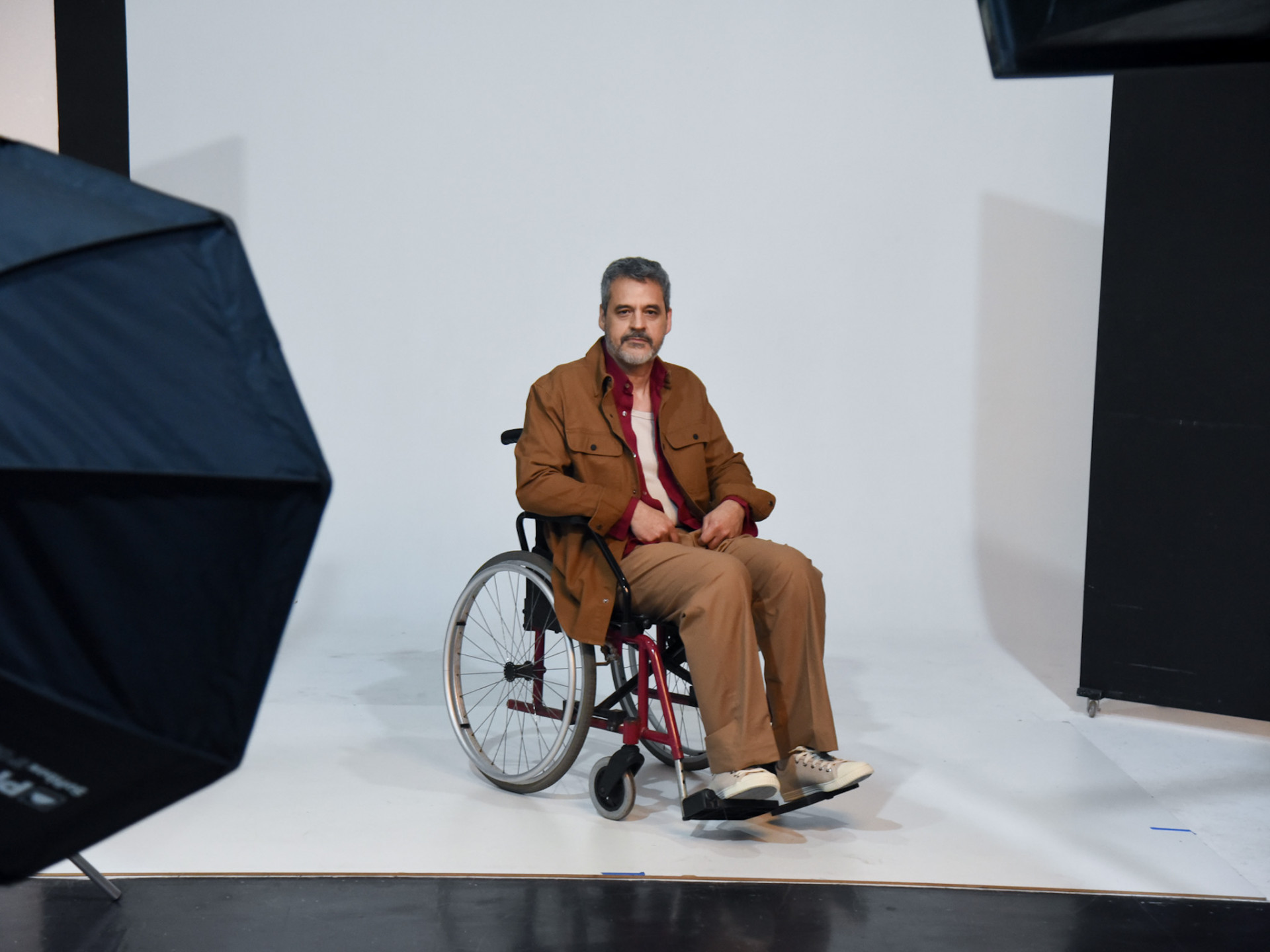 Hugo Bonèmer, Ingrid Gaigher e João Côrtes se caracterizam para 'Feliz Ano Velho', musical inspirado no livro de Marcelo Rubens Paiva - Reprodução / Instagram