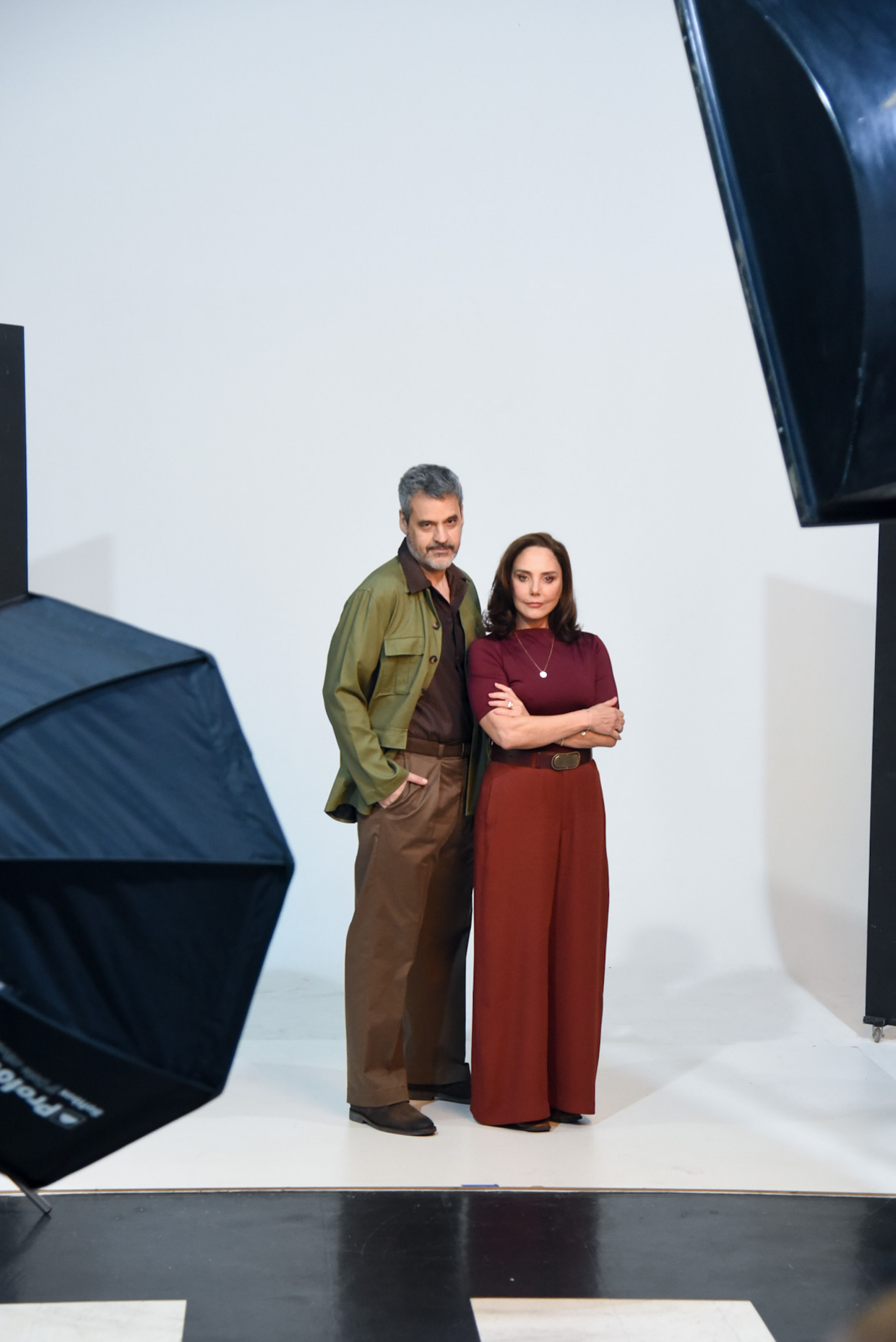 Hugo Bonèmer, Ingrid Gaigher e João Côrtes se caracterizam para 'Feliz Ano Velho', musical inspirado no livro de Marcelo Rubens Paiva - Reprodução / Instagram