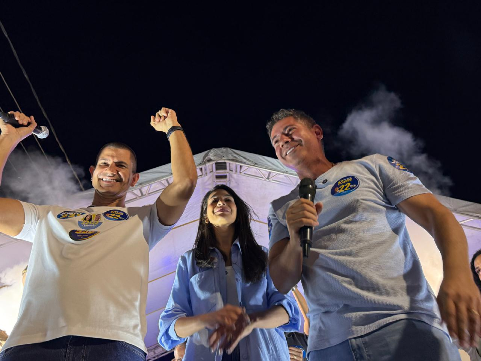 Dra Gabriela entre Douglas Ruas e Serginho - Reprodução