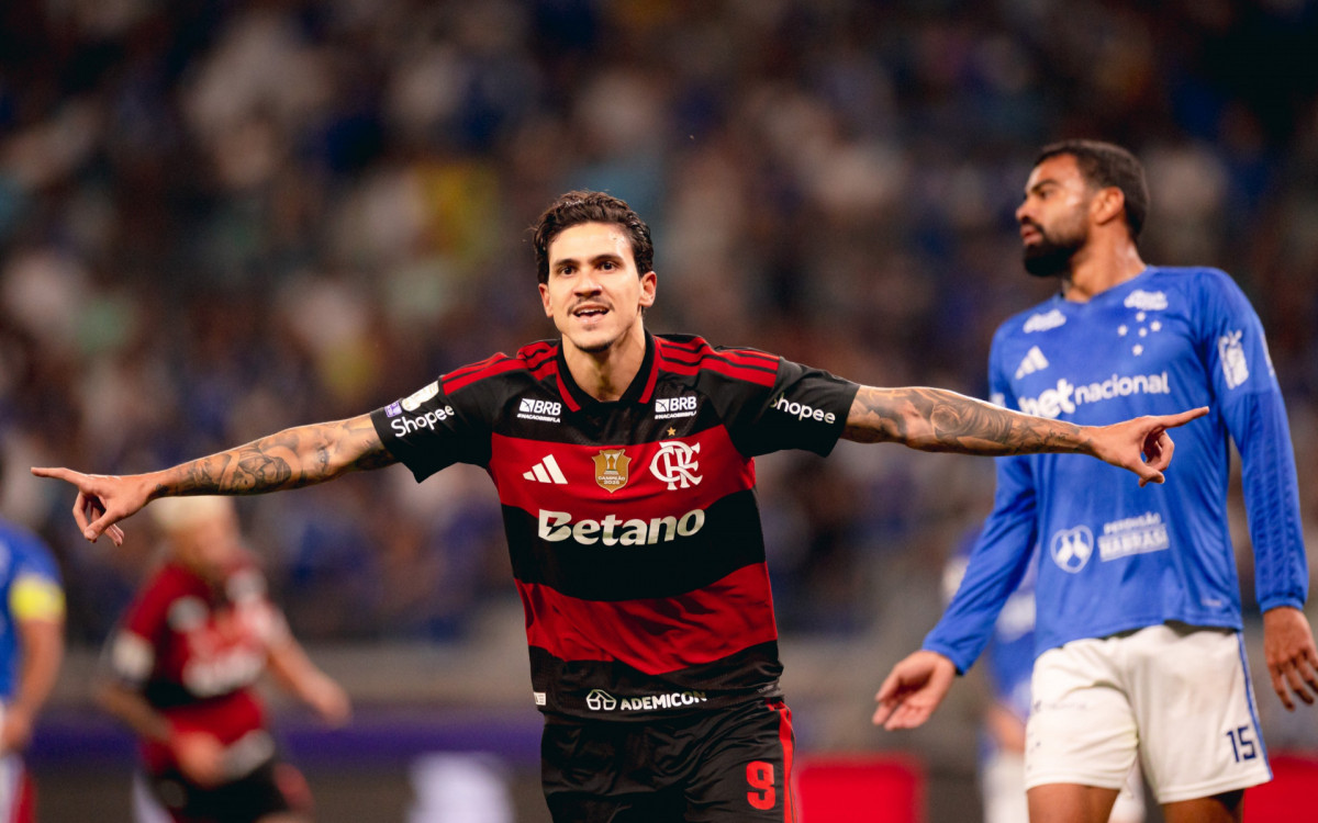 Pedro comemora gol marcado pelo Flamengo sobre o Cruzeiro, no Mineirão