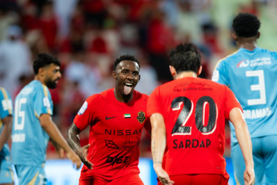 Ex-Flamengo decide, e Shabab Al-Ahli mantém 100% nos Emirados Árabes