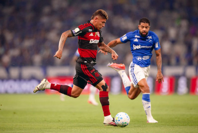 Com gol no fim, Flamengo perde para o Cruzeiro no Brasileiro